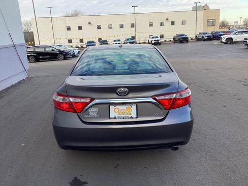 Certified 2016 Toyota Camry XLE image 4