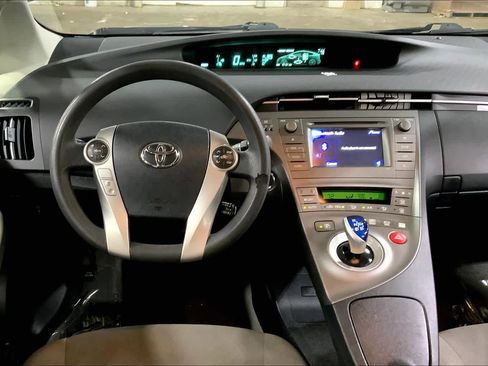 Used 2014 Toyota Prius Two image 5