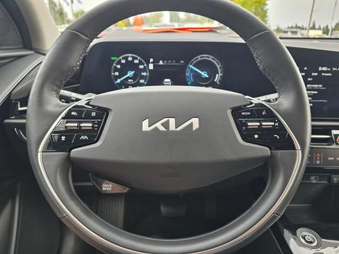 Certified 2023 Kia Niro Wind w/ Wind Preserve Package FWD image 15