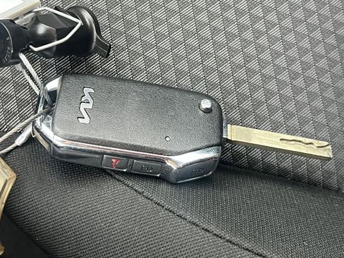 Used 2025 Kia Soul LX w/ LX Technology Package image 20