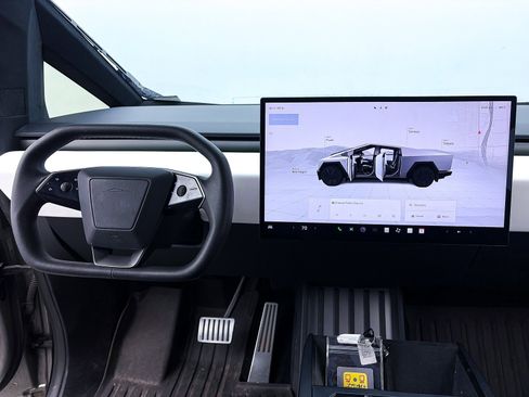 Used 2024 Tesla Cybertruck AWD Crew Cab image 5