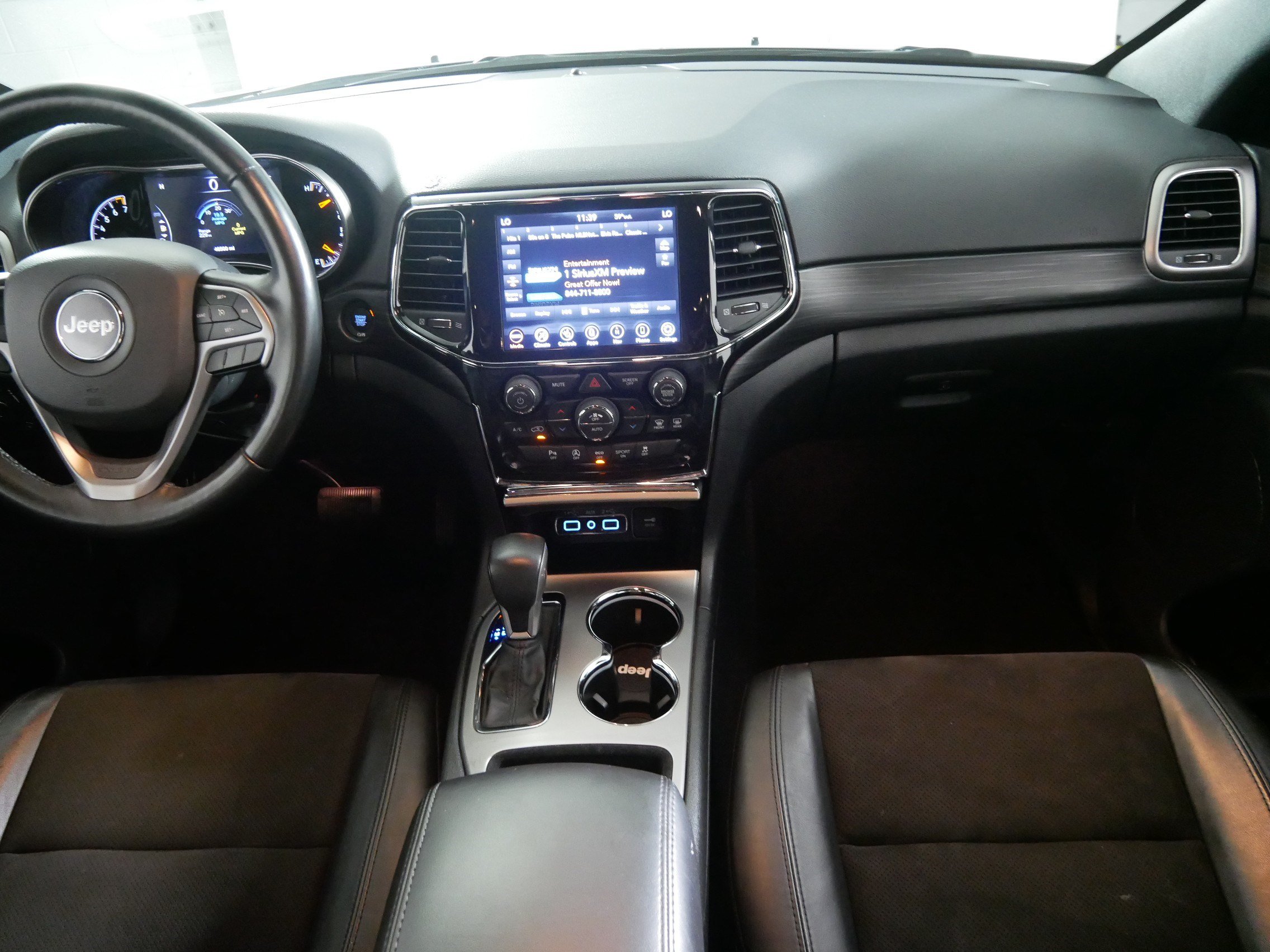 Used 2021 Jeep Grand Cherokee Laredo X AWD/4WD image 10