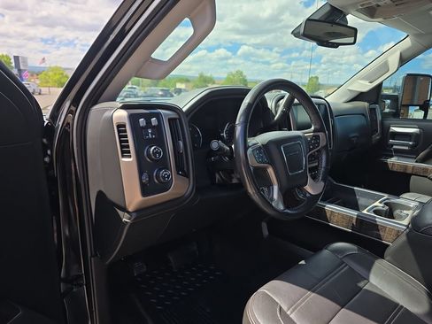 Used 2015 GMC Sierra 2500 Denali w/ Duramax Plus Package AWD/4WD image 15