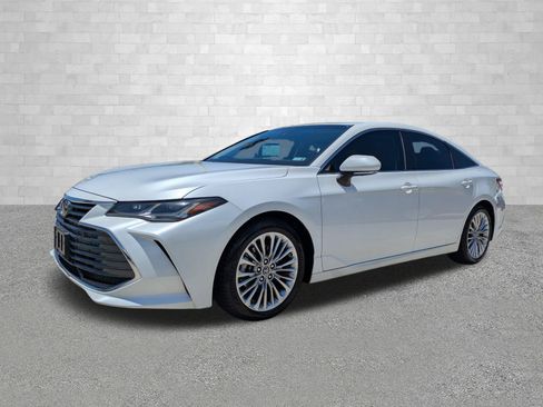 Used 2019 Toyota Avalon Limited w/ Advanced Safety Package FWD image 5