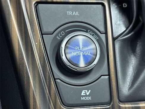 Used 2024 Toyota RAV4 XSE w/ Weather Package AWD/4WD image 20