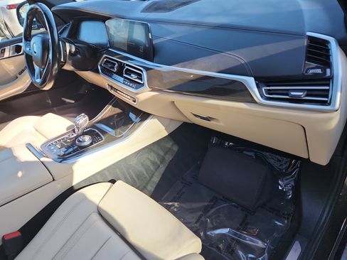 Used 2022 BMW X5 xDrive45e w/ Climate Comfort Package image 29