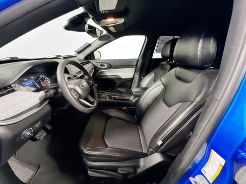 Used 2024 Jeep Compass Latitude image 14