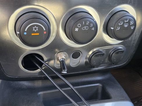 Used 2009 HUMMER H3T Luxury AWD/4WD image 21