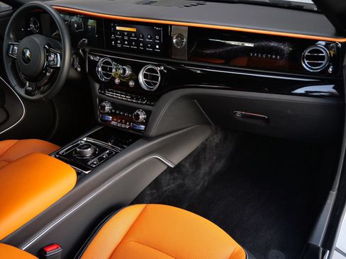 Certified 2024 Rolls-Royce Spectre w/ Leather Finishing Pack AWD/4WD image 33
