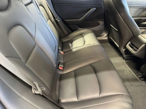 Used 2018 Tesla Model 3 Long Range image 8