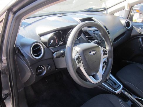 Used 2017 Ford Fiesta SE FWD image 9
