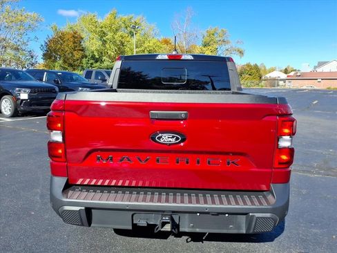 Used 2025 Ford Maverick Lariat w/ Black Appearance Package image 6