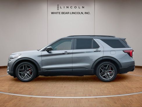 Used 2025 Ford Explorer ST w/ Sun And Sound Package AWD/4WD image 8