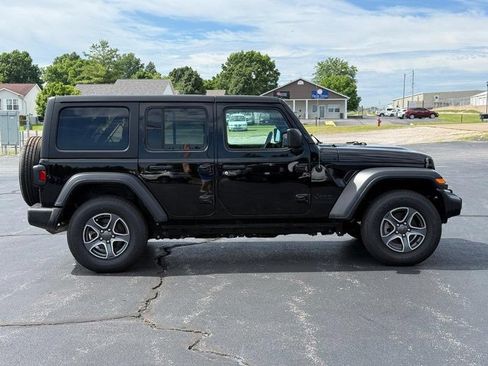 Used 2023 Jeep Wrangler Unlimited Sport AWD/4WD image 2
