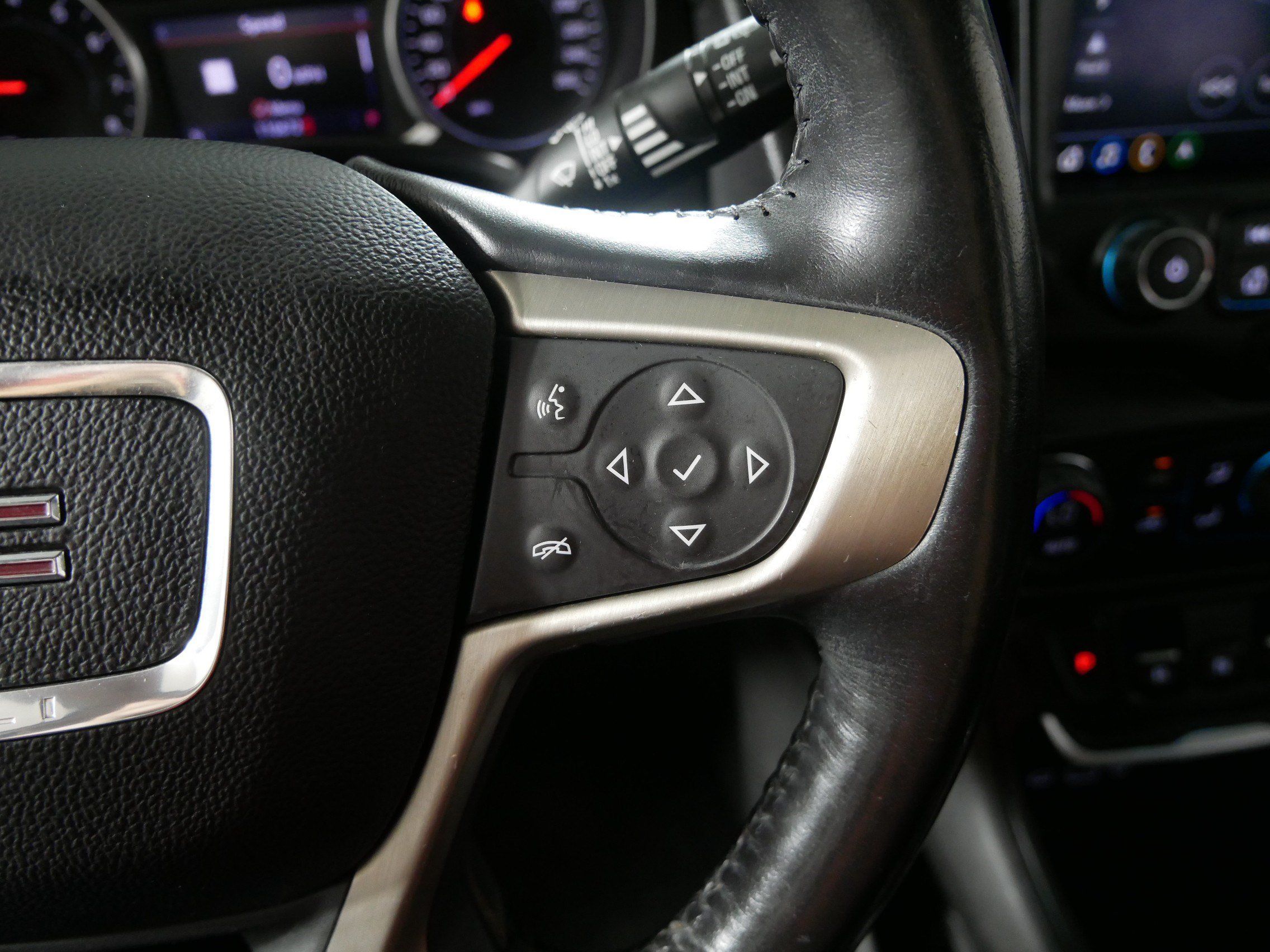 Used 2019 GMC Terrain Denali w/ GMC Pro Grade Package AWD/4WD image 28