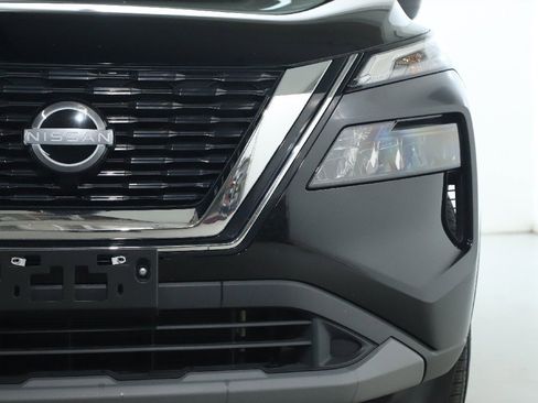 Used 2023 Nissan Rogue S image 8