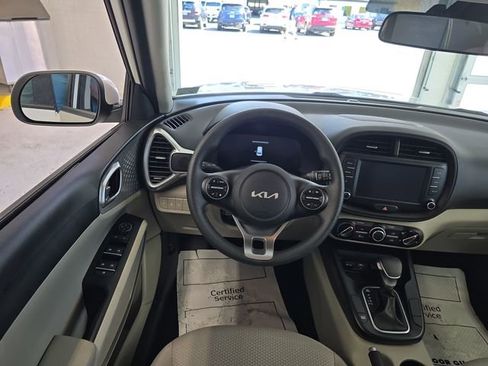 Certified 2025 Kia Soul LX image 12