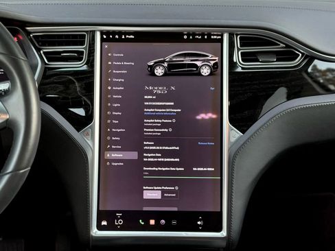 Used 2016 Tesla Model X 75D image 13