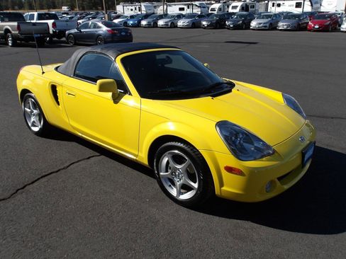 Used 2003 Toyota MR2 RWD image 7