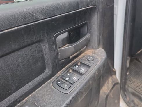 Used 2022 RAM 2500 Tradesman w/ Chrome Appearance Group image 3