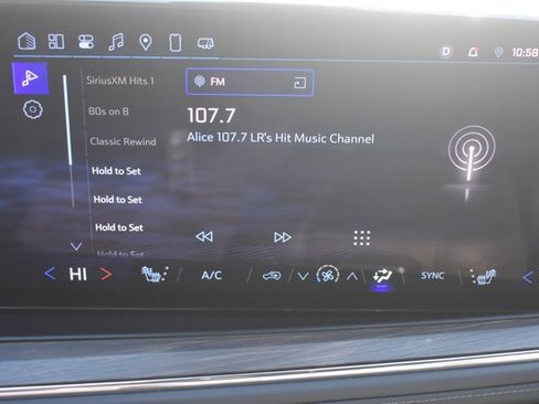 Used 2025 Chevrolet Suburban Z71 image 26