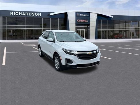 Used 2024 Chevrolet Equinox LT w/ LPO, Floor Liner Package FWD image 7