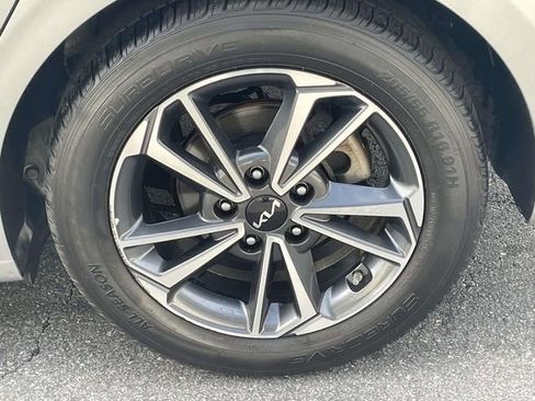Used 2022 Kia Forte LXS FWD image 7