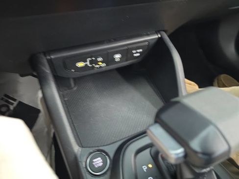 Certified 2025 Kia K4 FWD image 21