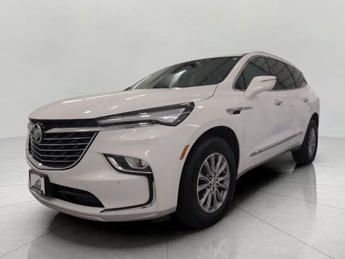 Used 2023 Buick Enclave Essence AWD/4WD image 12