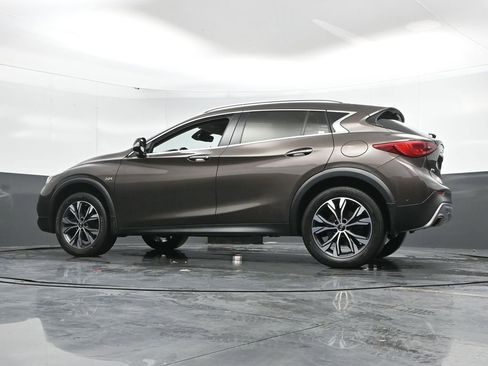 Used 2017 INFINITI QX30 Premium w/ Technology Package image 50