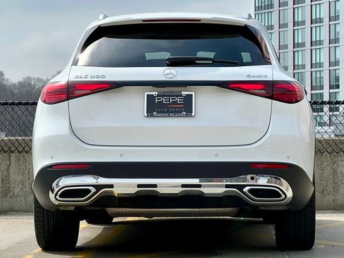 Used 2026 Mercedes-Benz GLC 300 4MATIC image 6