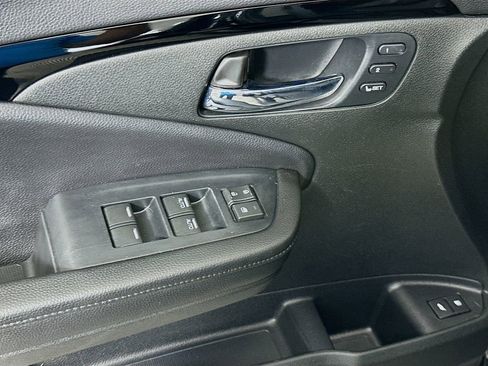 Used 2021 Honda Pilot Touring image 18