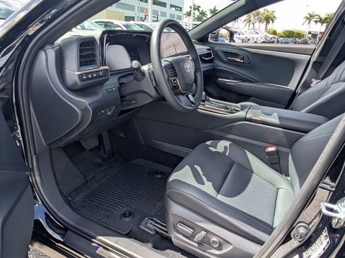 Used 2025 Toyota Crown Signia XLE image 6