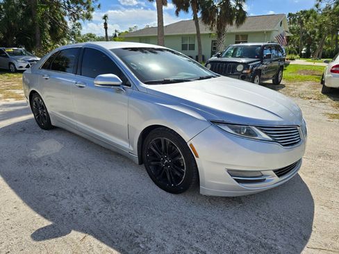 Used 2013 Lincoln MKZ Base V6 4dr Sedan image 5