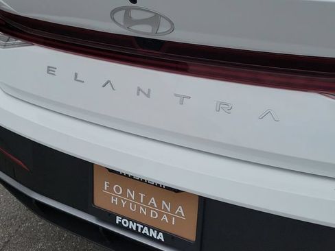 New 2026 Hyundai Elantra Hybrid FWD image 27