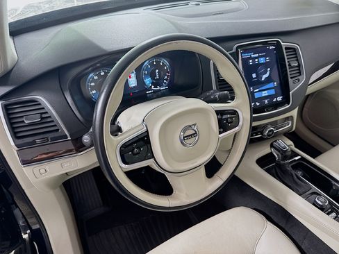 Used 2019 Volvo XC90 T5 Momentum w/ Multimedia Package AWD/4WD image 22