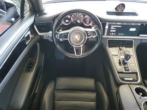 Used 2018 Porsche Panamera 4 image 13