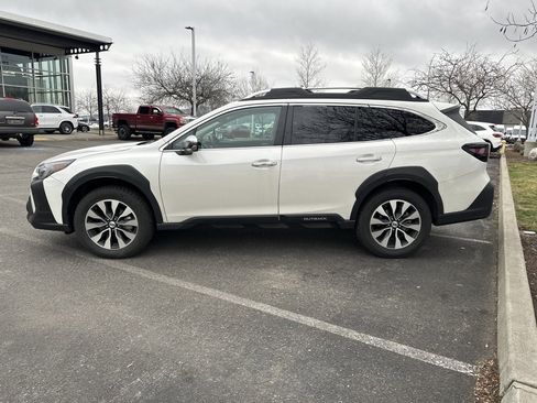 Used 2023 Subaru Outback Touring XT image 6