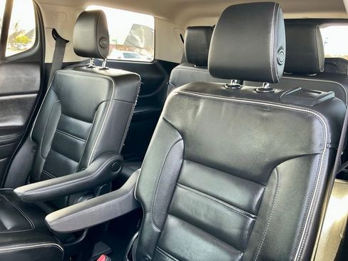 Used 2018 GMC Acadia Denali w/ LPO, Cargo Package image 28