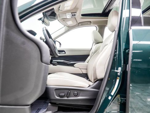 Used 2022 Nissan Pathfinder SL w/ SL Premium Package FWD image 36