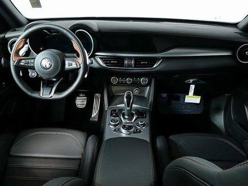 New 2025 Alfa Romeo Stelvio Sprint AWD/4WD image 19