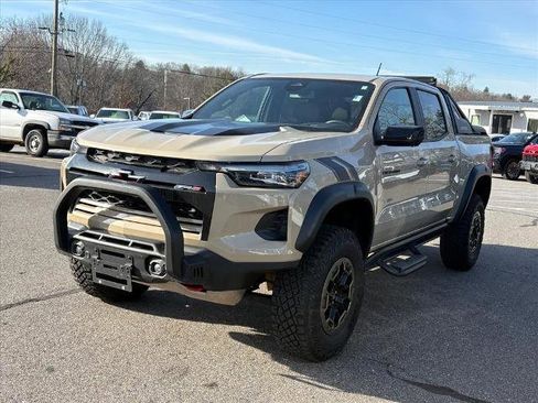 Certified 2023 Chevrolet Colorado ZR2 w/ Desert Boss Special Edition image 4