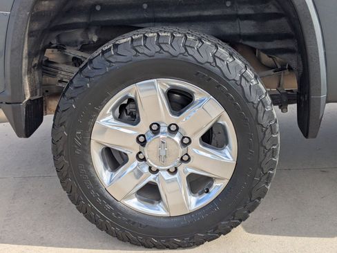 Used 2020 Chevrolet Silverado 3500 LTZ w/ LTZ Plus Package image 12