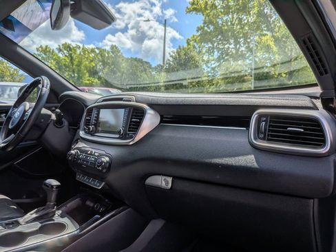 Used 2017 Kia Sorento SX FWD image 42