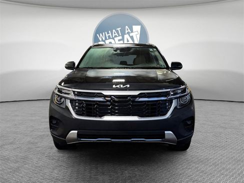 Certified 2025 Kia Seltos EX w/ EX Sunroof Package image 9