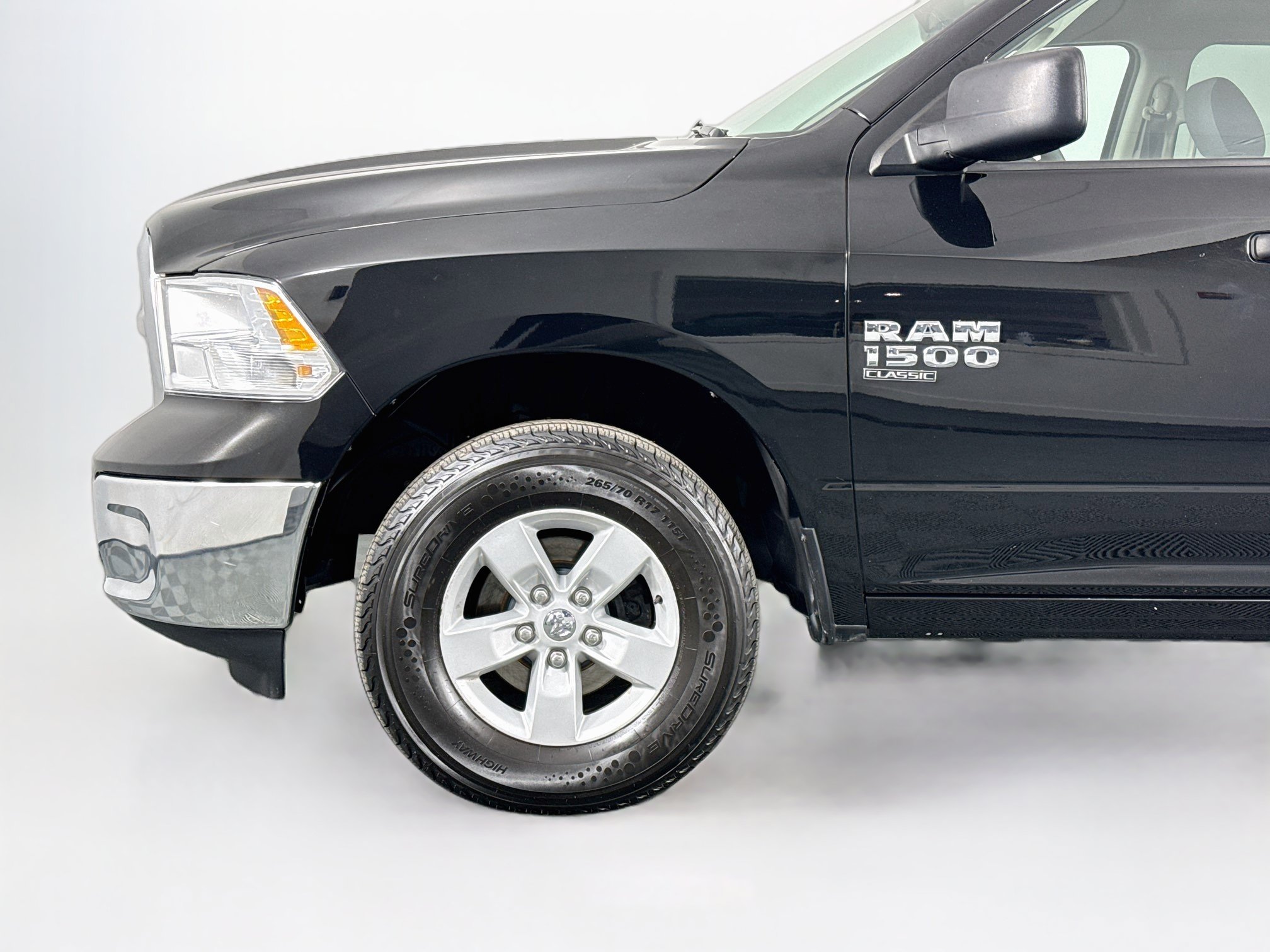 Used 2023 RAM 1500 Classic SLT AWD/4WD image 36
