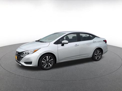 Used 2025 Nissan Versa SV FWD image 8
