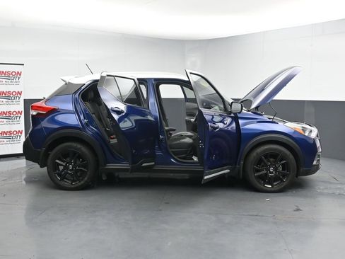 Used 2020 Nissan Kicks SR w/ SR Premium Package FWD image 41