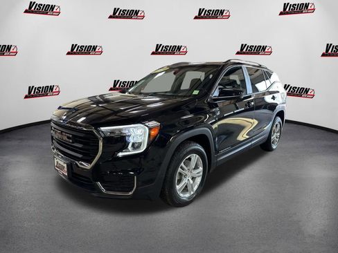 Used 2024 GMC Terrain SLE w/ Driver Convenience Package image 1