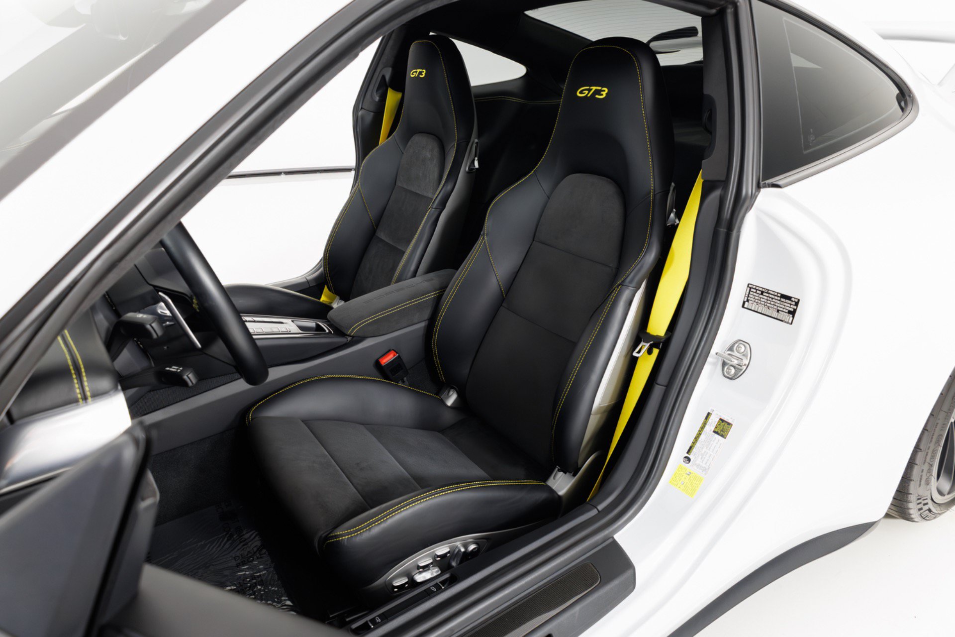 Used 2018 Porsche 911 GT3 RWD image 16